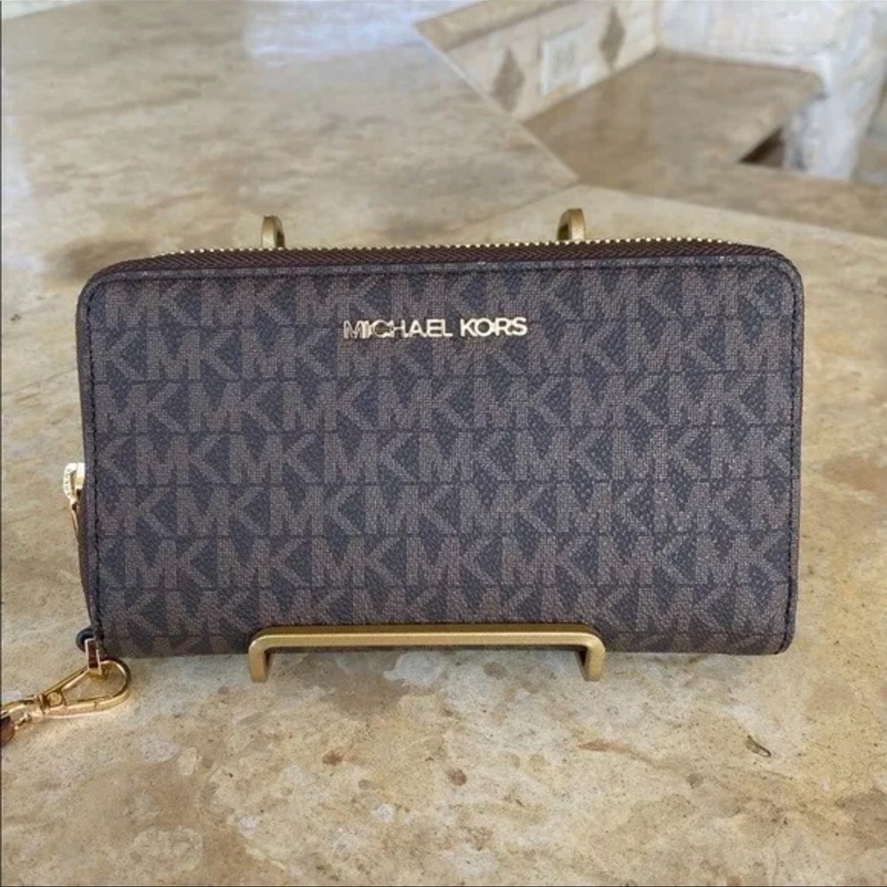 ✨🆕 Micheal Kors Brand New Jet Set Large Wallet✨ - Picture 1 of 8